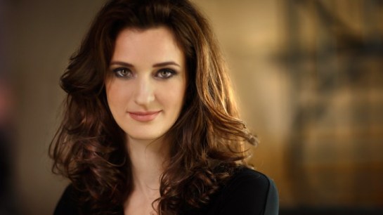 Anjelika_Akbar_roportaj